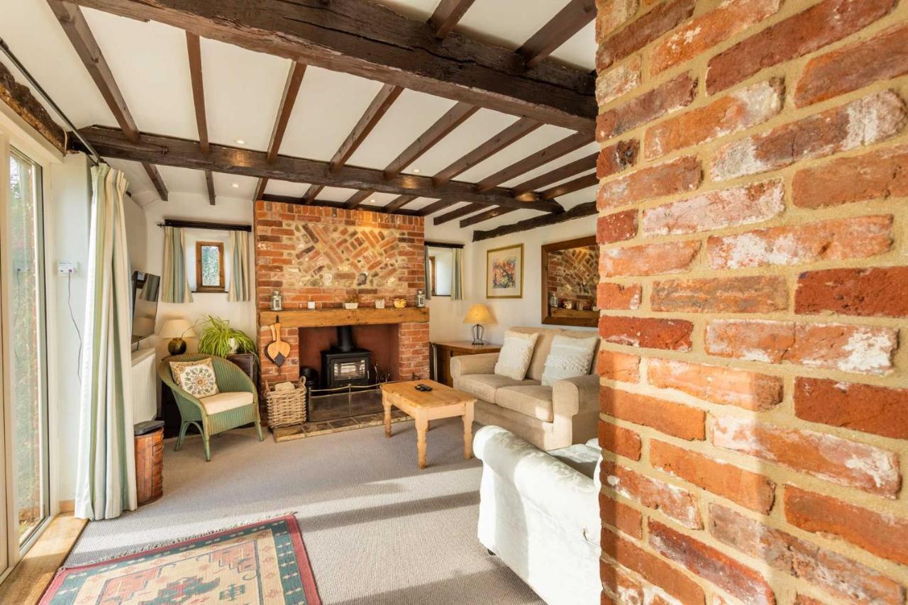 Host & Stay - Woodfalls Barn Burgh and Tuttington Exterior photo